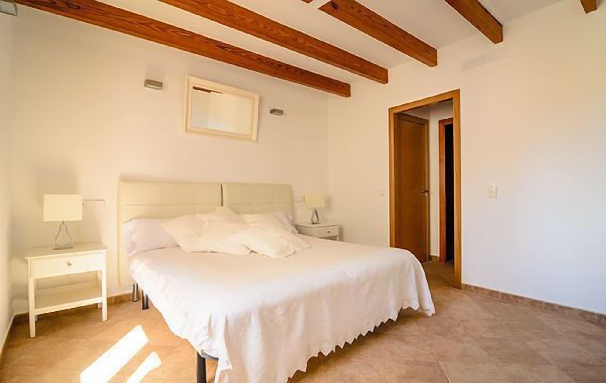 Embat - Hostel Thị trấn Montuiri Ngoại thất bức ảnh